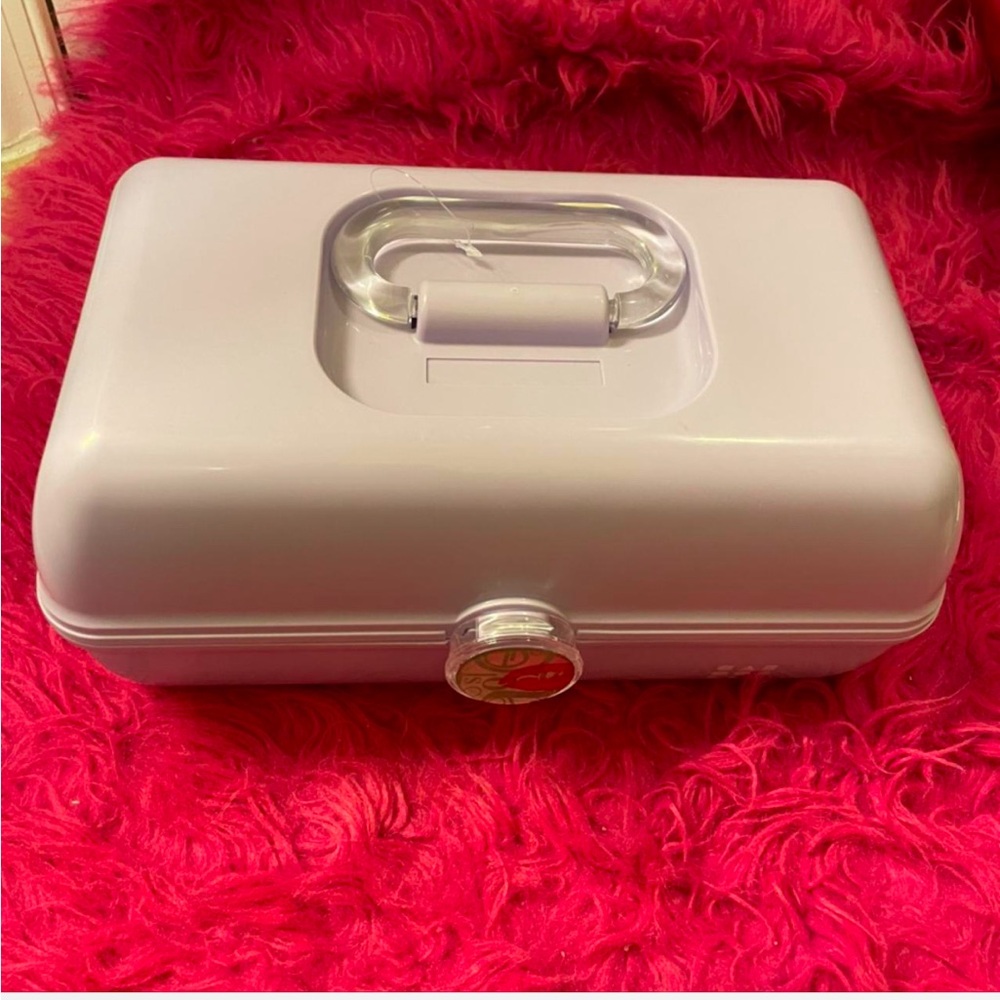 Lavender Caboodle like new